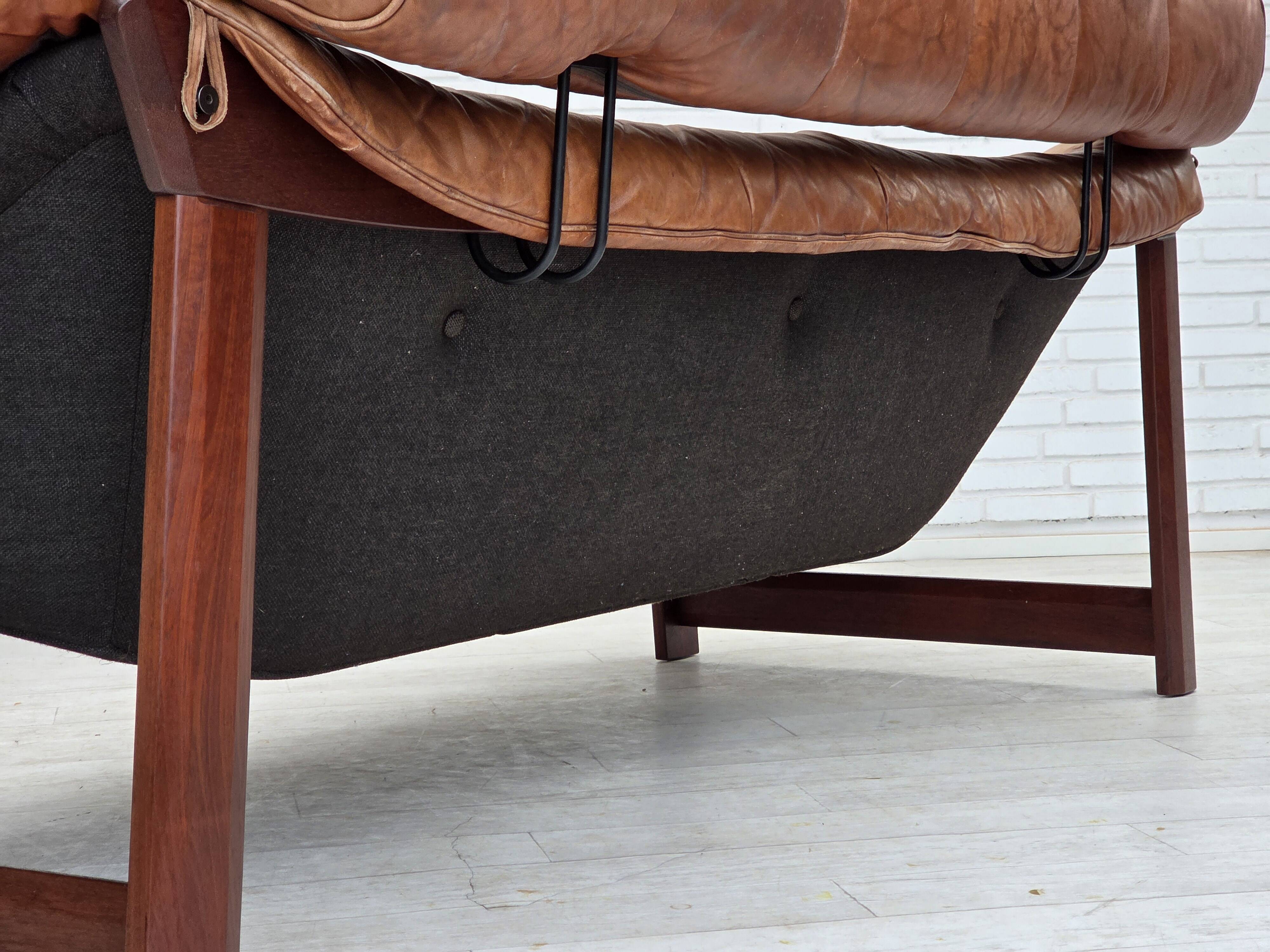 1970s, Norwegian design by Jan Erik Lindgren. 2-seater sofa model "Amazon".