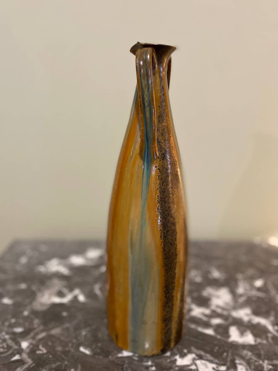 Enameled stoneware carafe