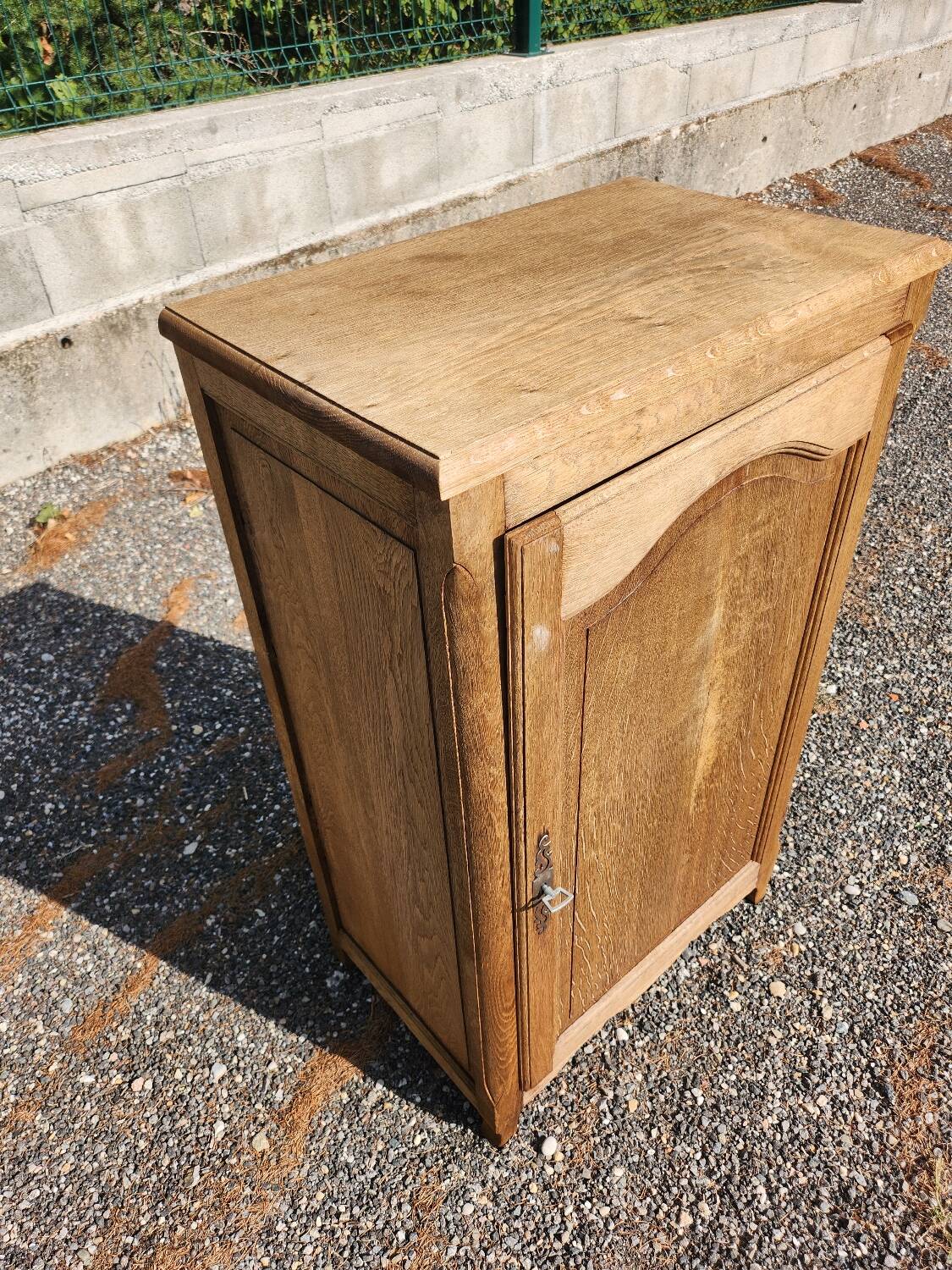 Old small vintage oak 1-door cabinet
