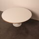Table basse avec pied tulipe blanche - années 1960