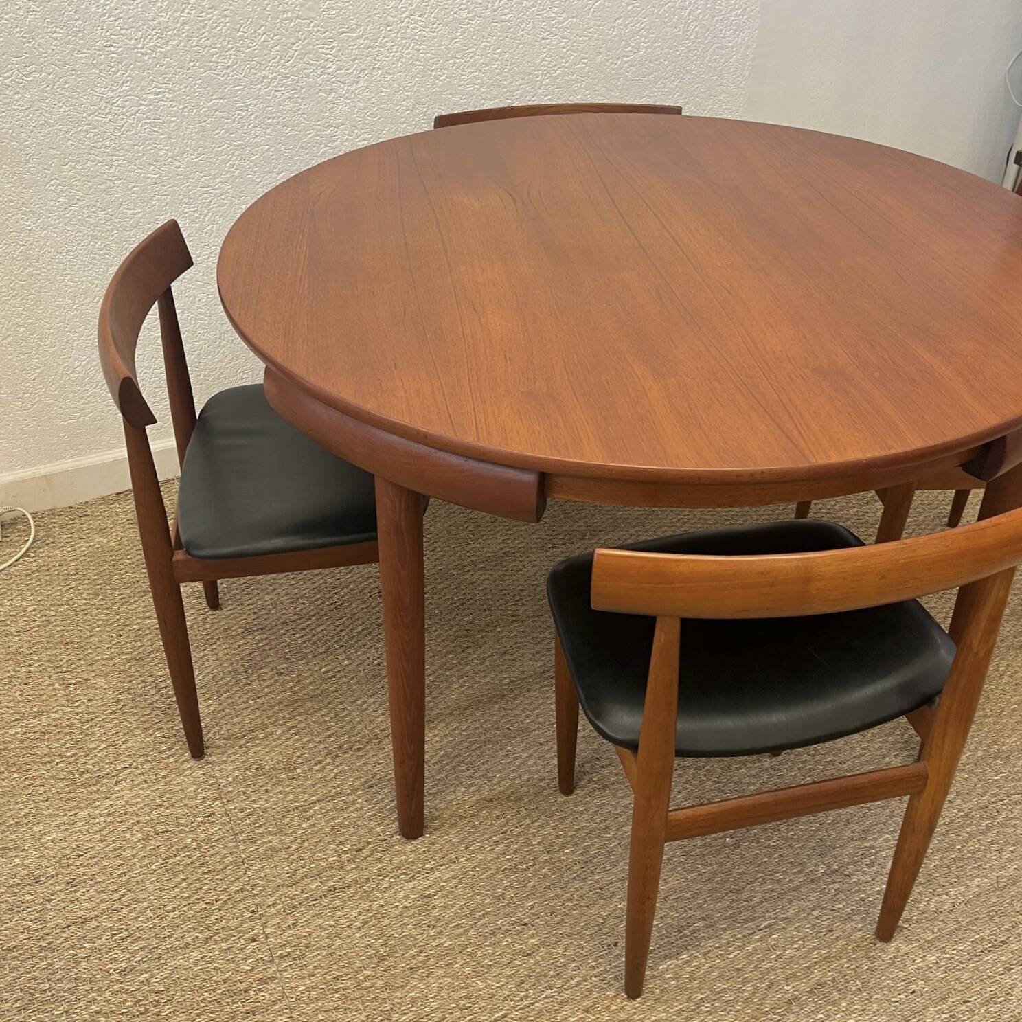 Hans Olsen "Roundette" dining set