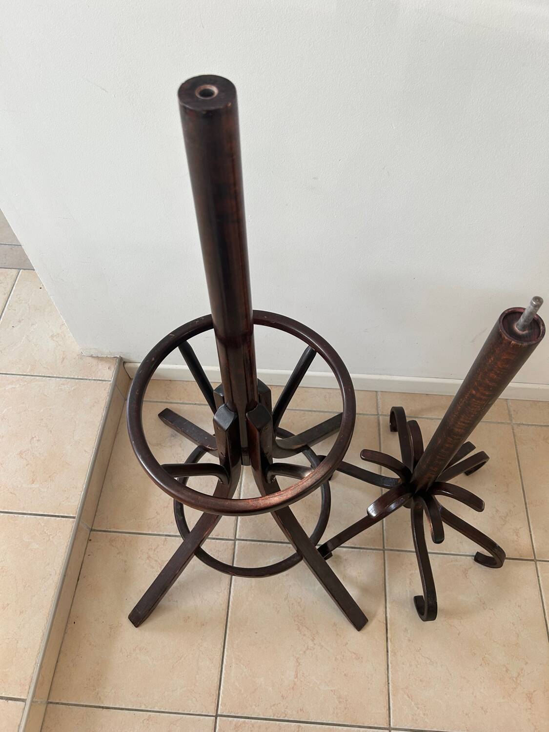 Baumann style 1960 swivel parrot coat rack in bent wood