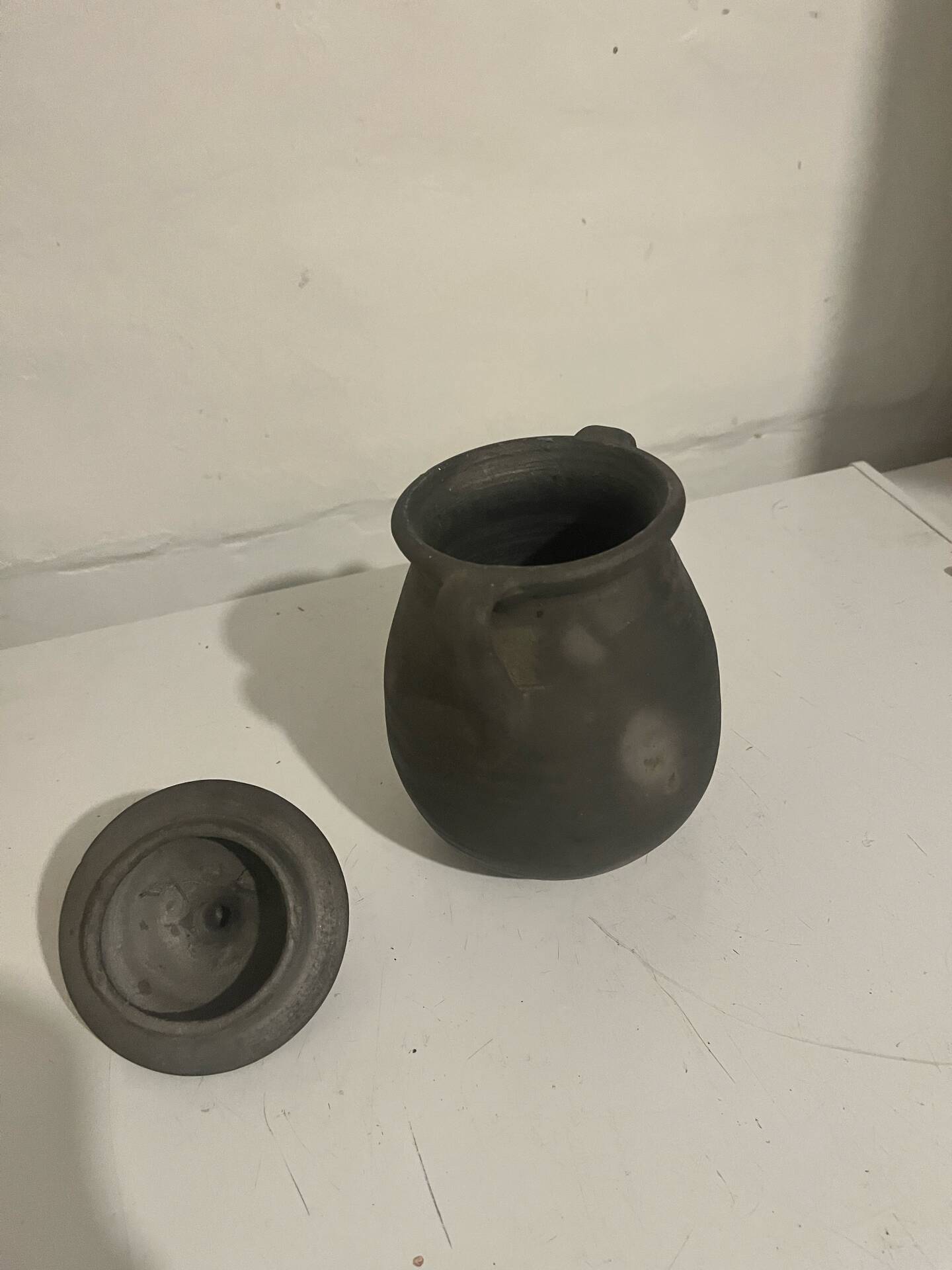 Vintage black ceramic covered pot signed Gómez Miranda — Pottery a