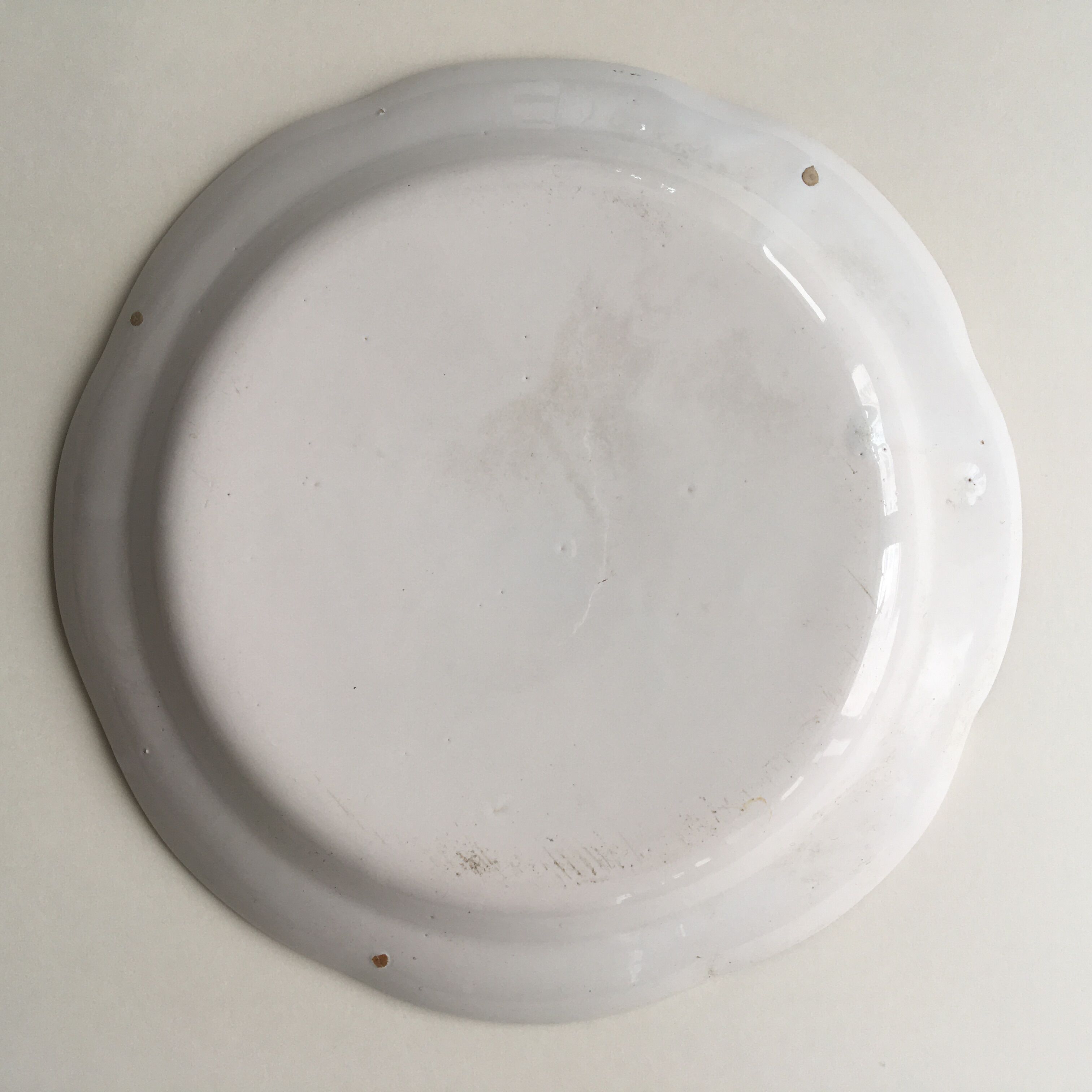 Antique plate decorated basket - bird