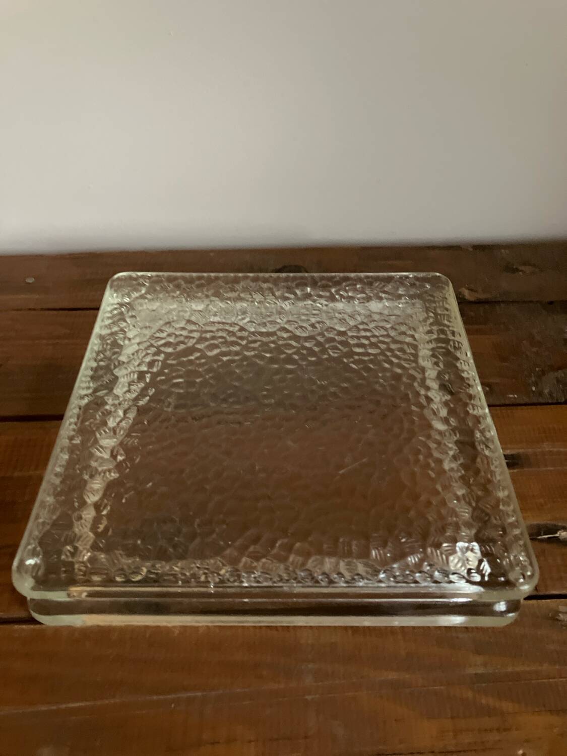 Thick glass storage tray