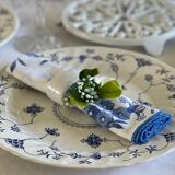 8 English dinner plates
