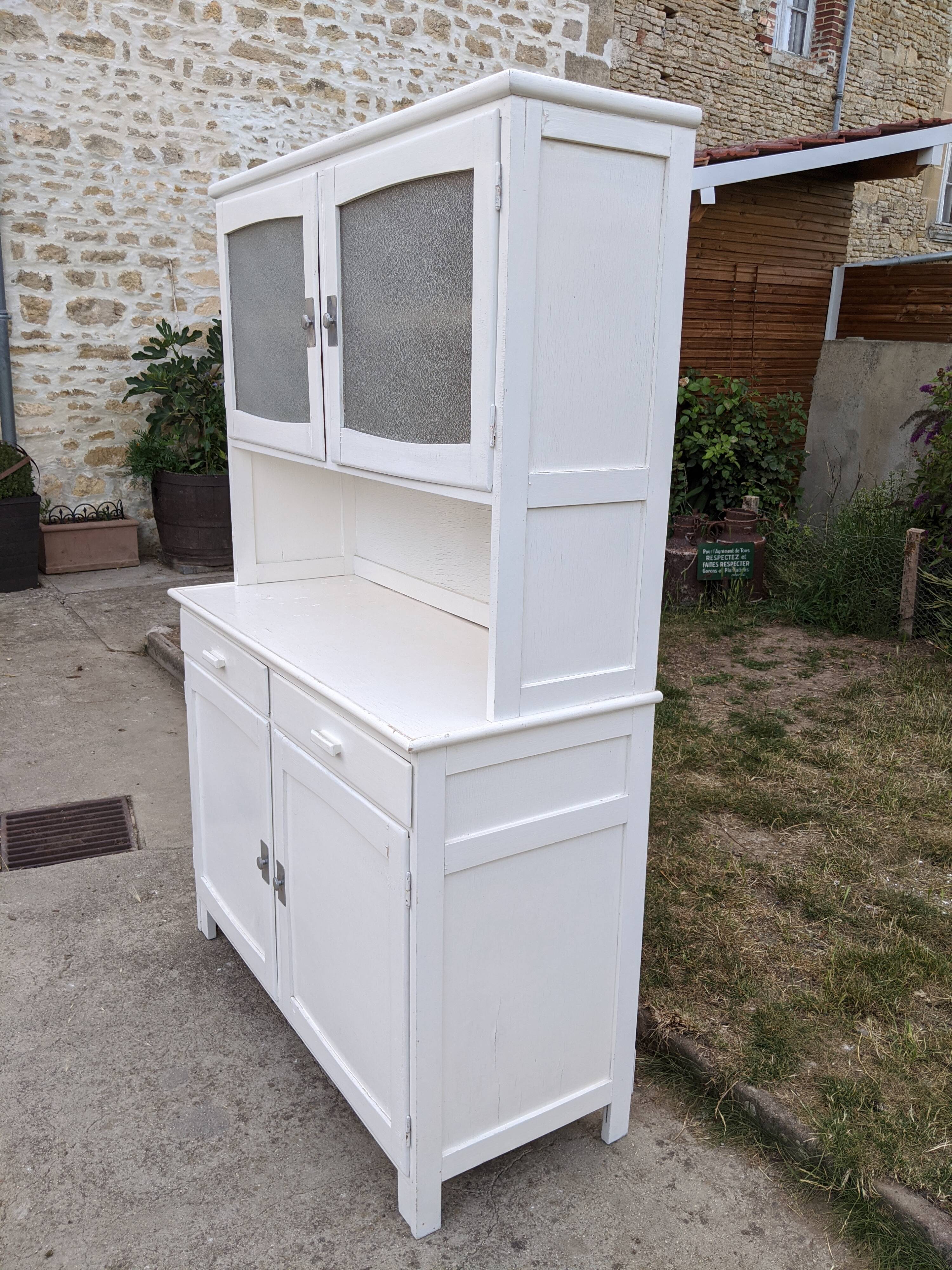 Old buffet two white bodies 50s