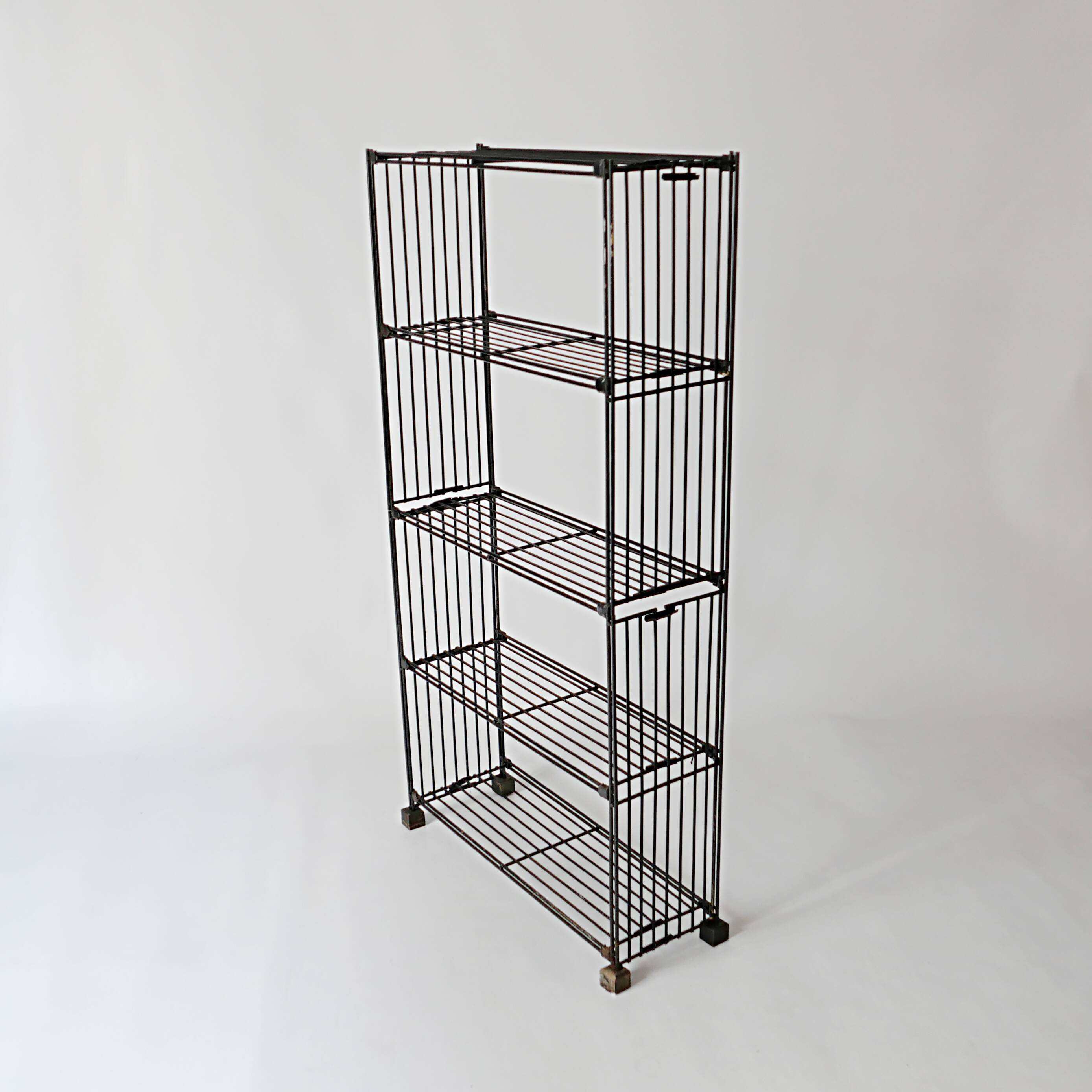 vintage metal bookshelf shelf design Multistrux by Multimueble