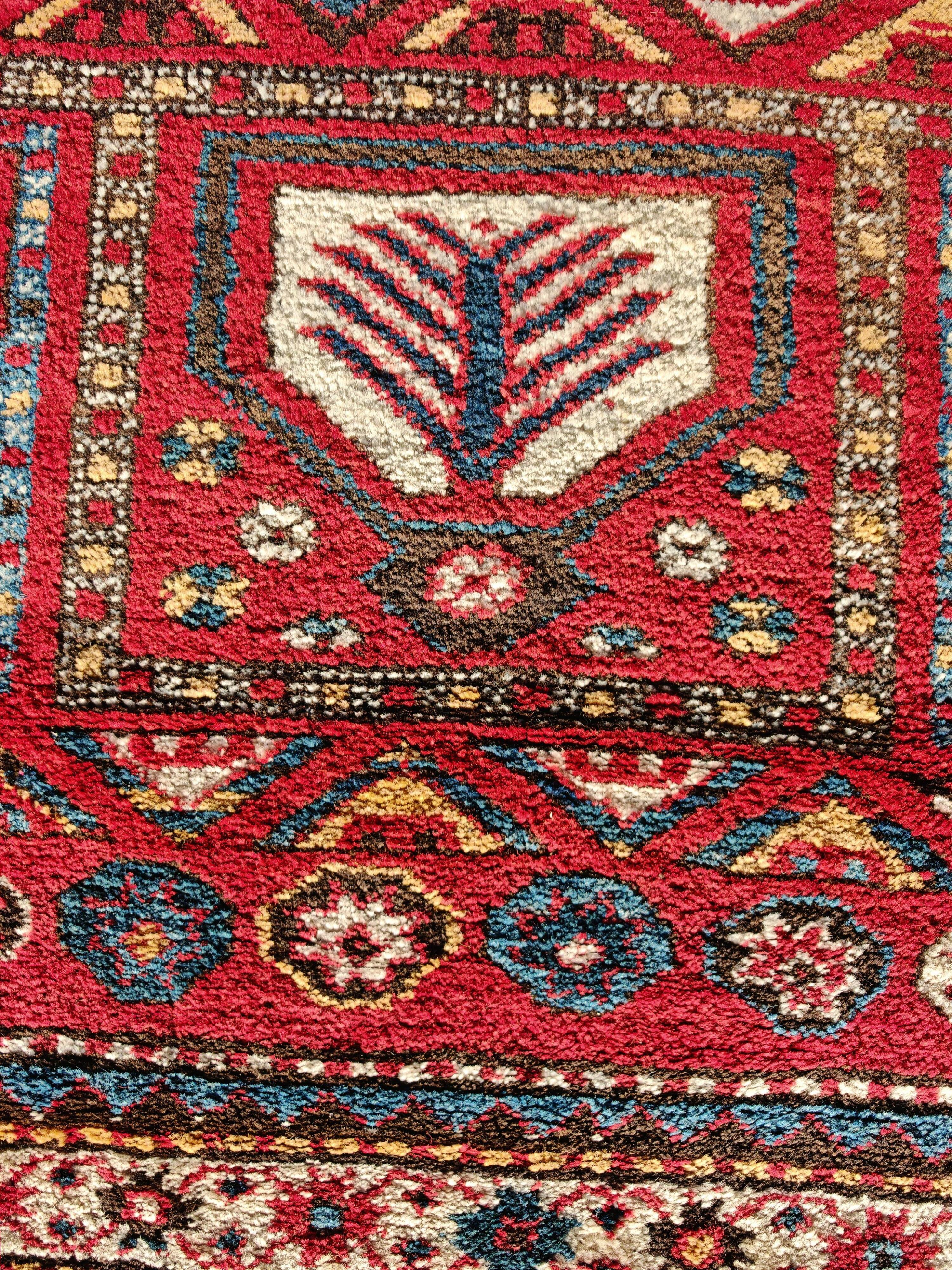 Antique Caucasian Karabakh carpet in 100% wool, late 19th century.