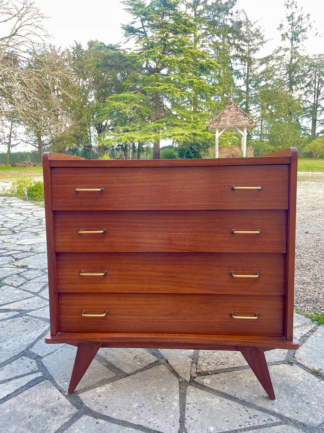 Vintage commode with tapered legs