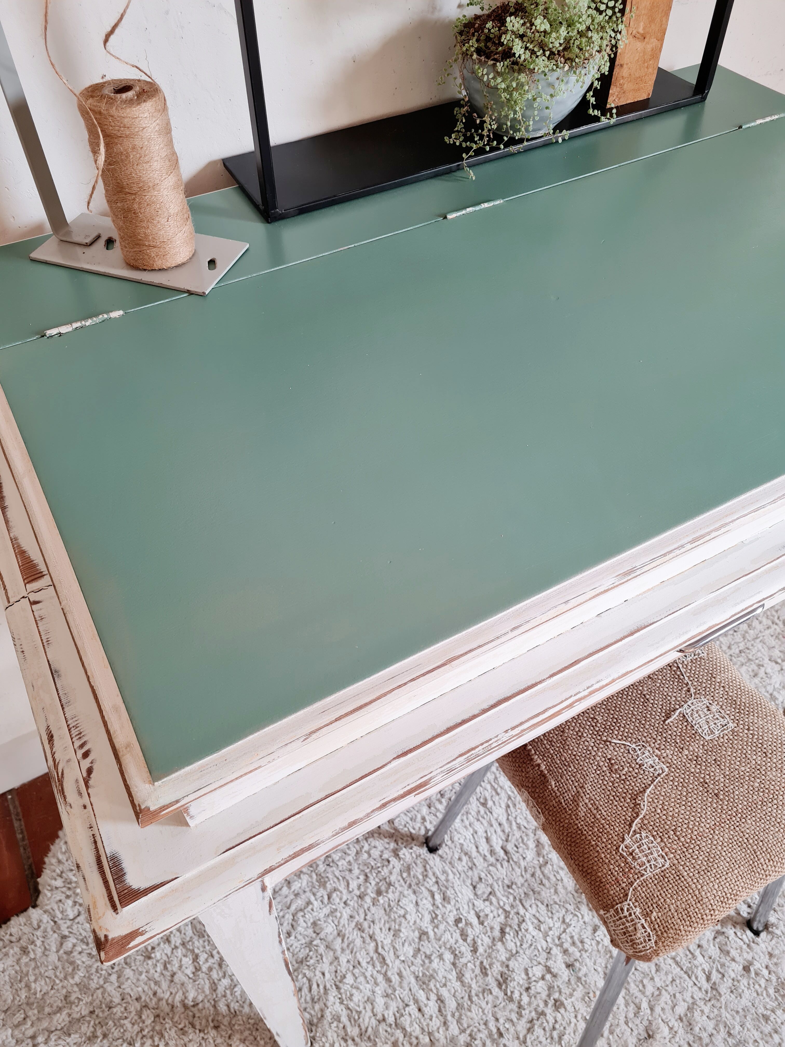 Old desk white and green desk