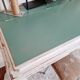 Bureau ancien pupitre blanc et vert