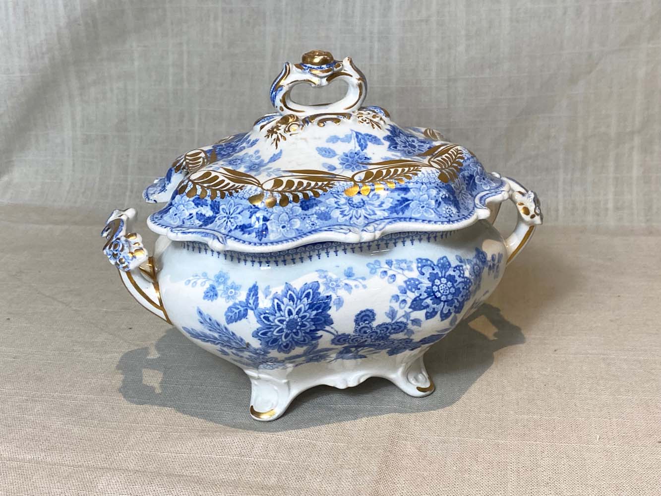 Old sauce boat. Signed Jos Green & Co London. Missing his spoon