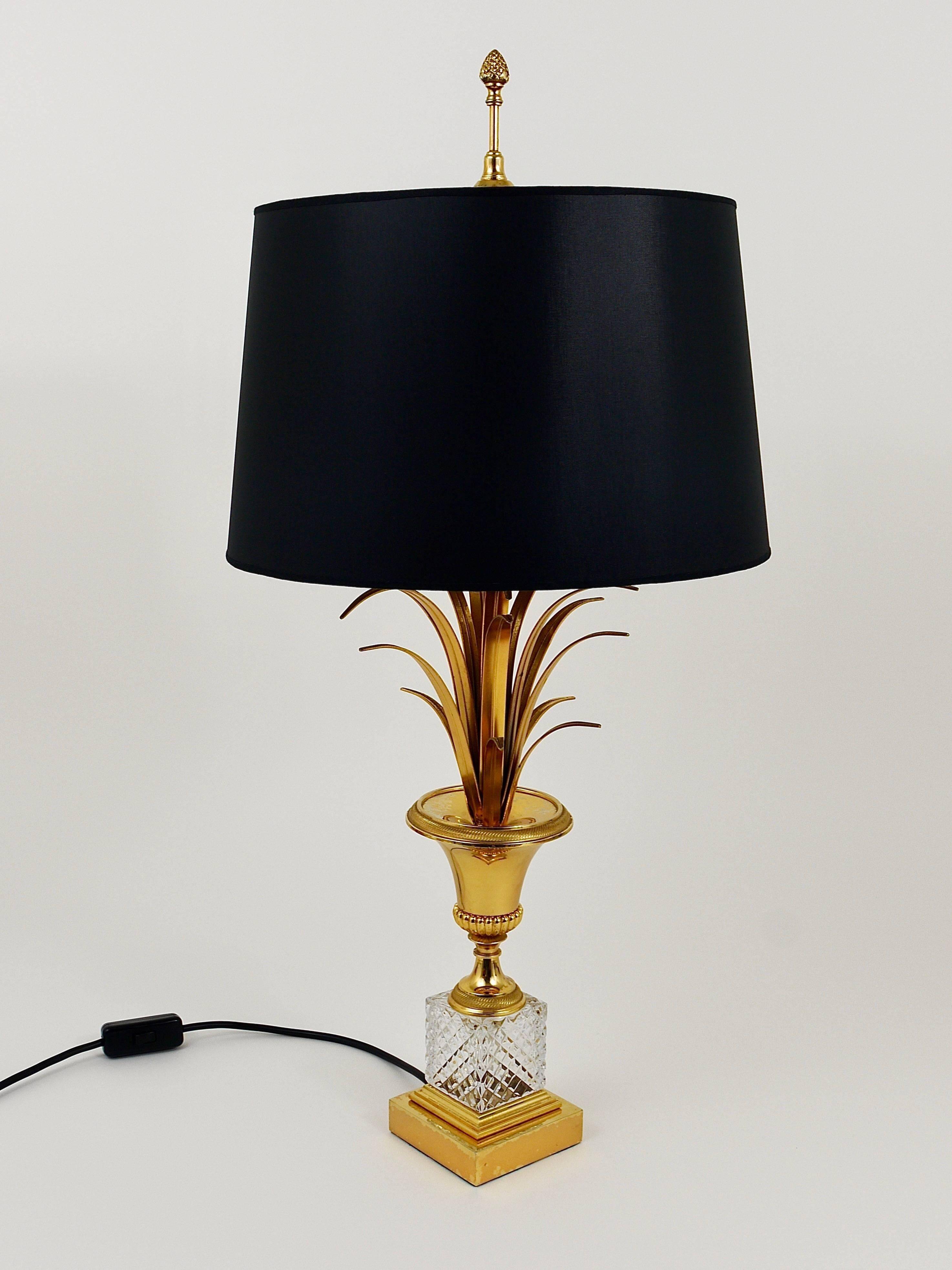 Lampe de table Hollywood Regency feuille d'ananas en laiton doré et verre, France, années 1970