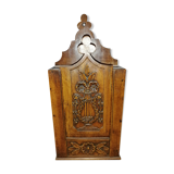 Provencal box walnut with flour or salt