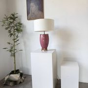 Lampe de table céramique rose et or tripode