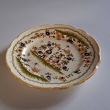 Plate "Reproduction Vieux Moustiers" in very good condition.