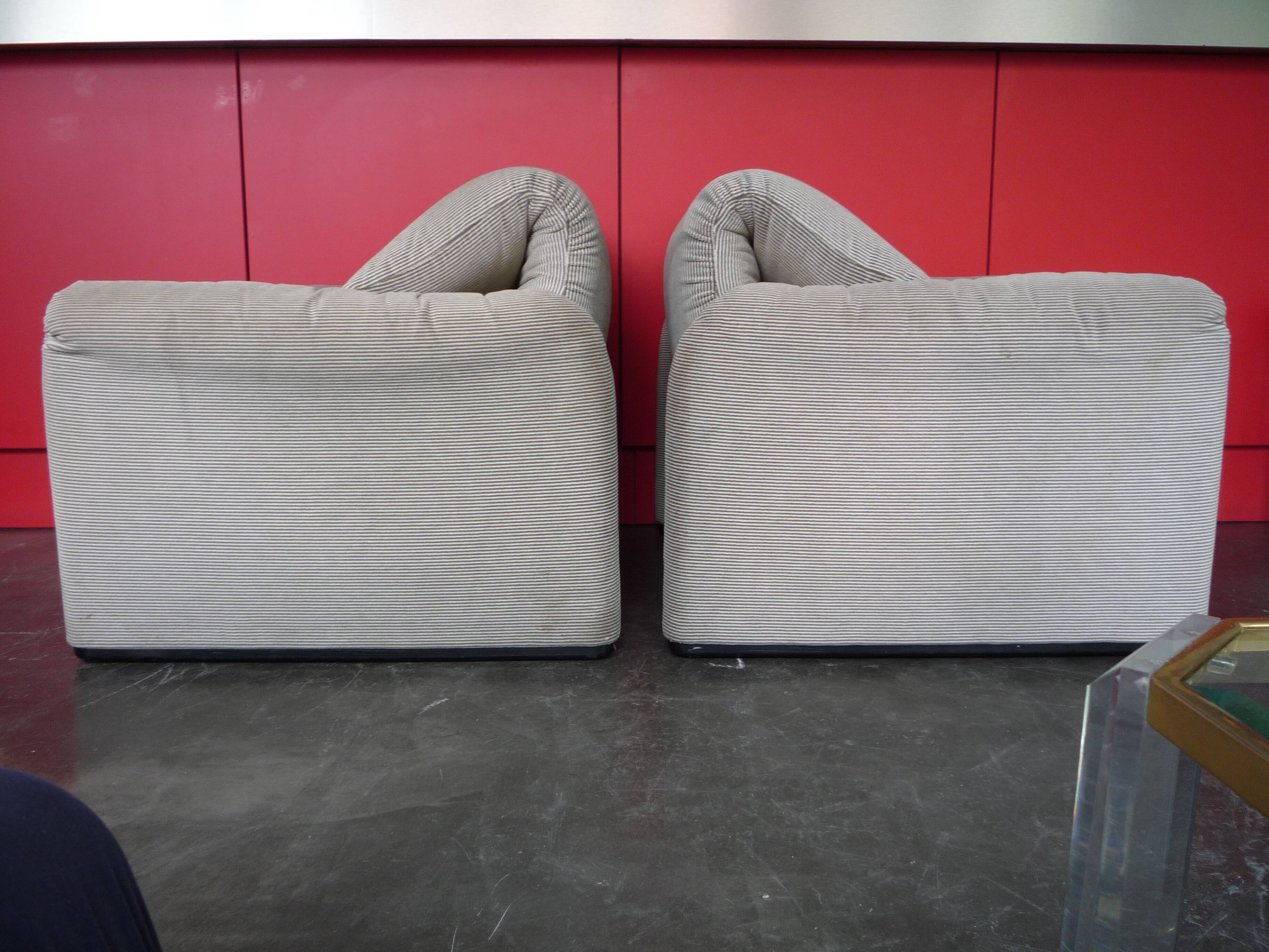 Pair of armchairs Maralunga Vico Magistretti Cassina