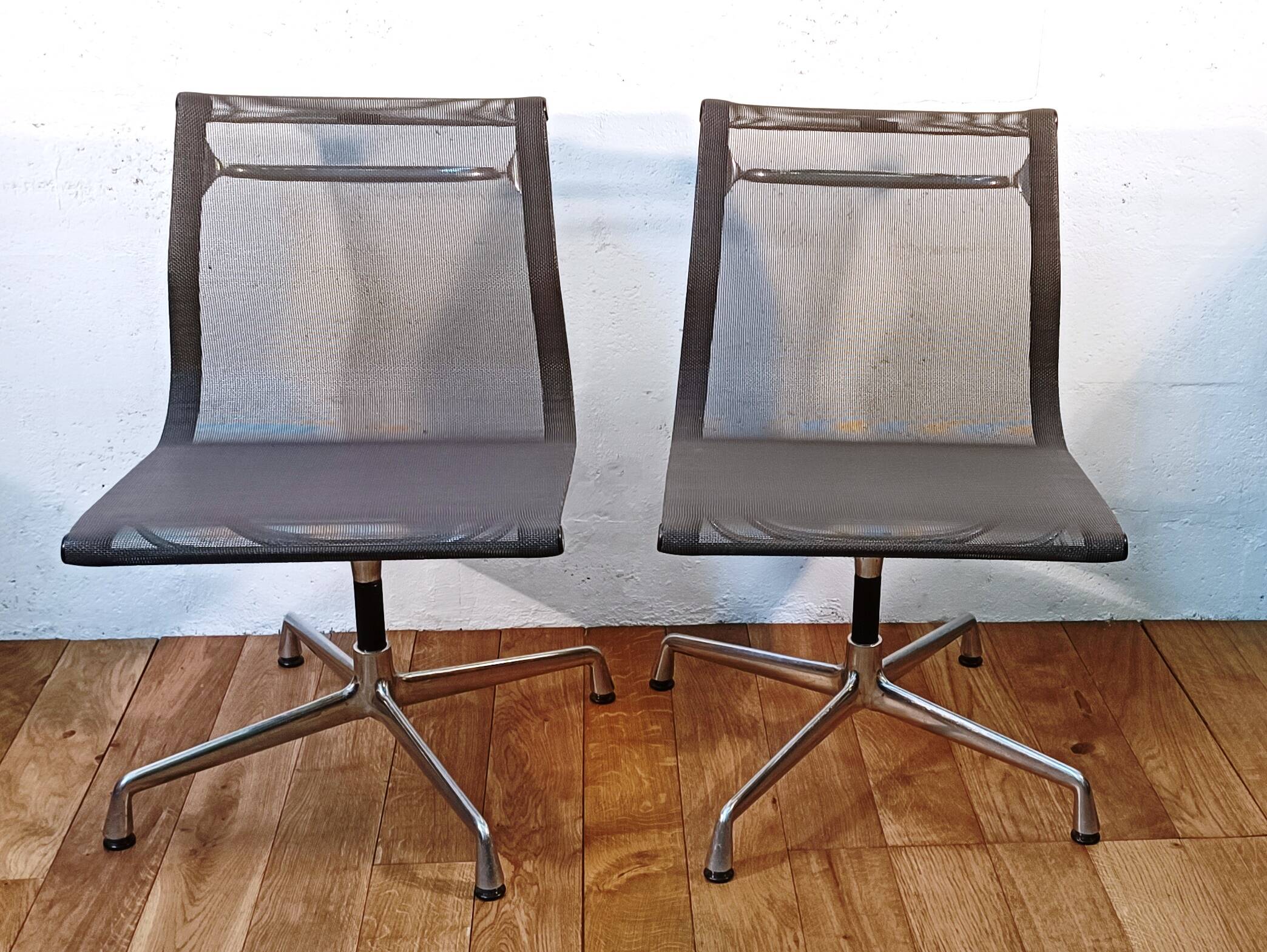 EA105 chair, Charles & Ray Eames