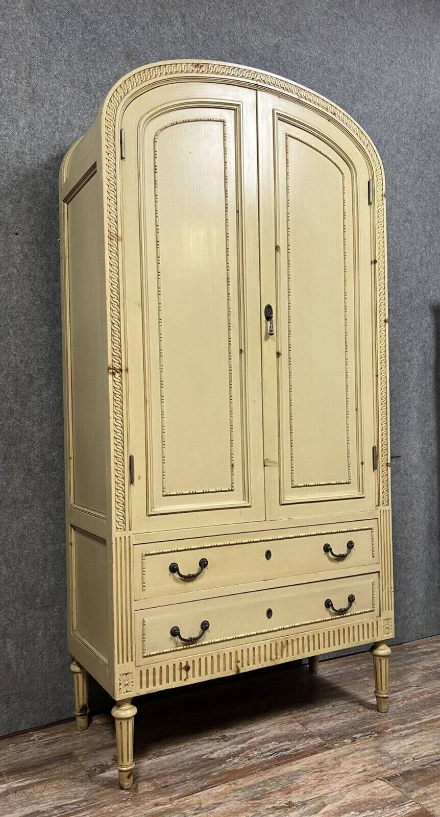 Gazzolo Ghilardi a Gênes : armoire Italienne de style Louis XVI en bois laqué époque 1900