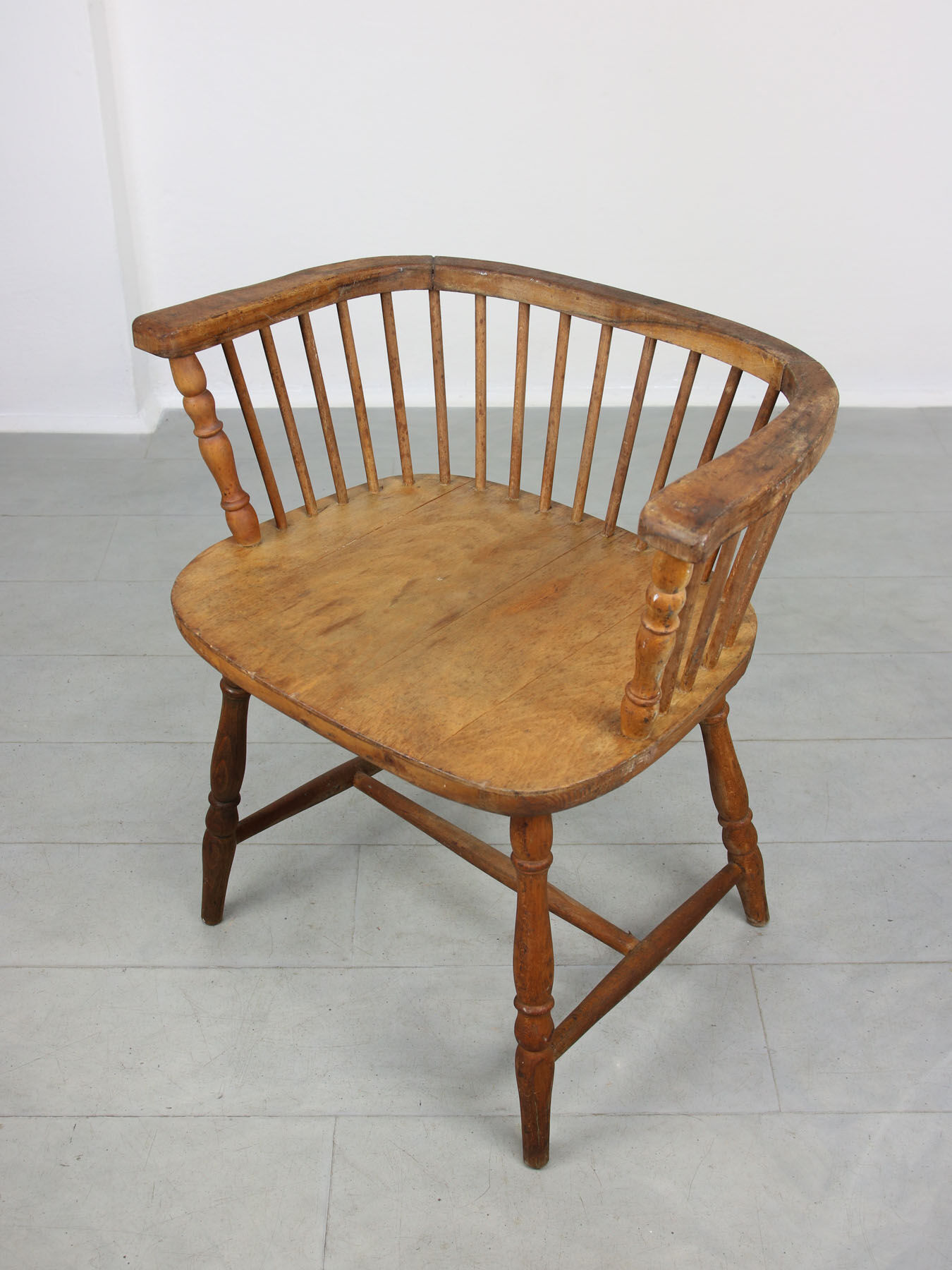 2 chaises à dossier bas Winsdor