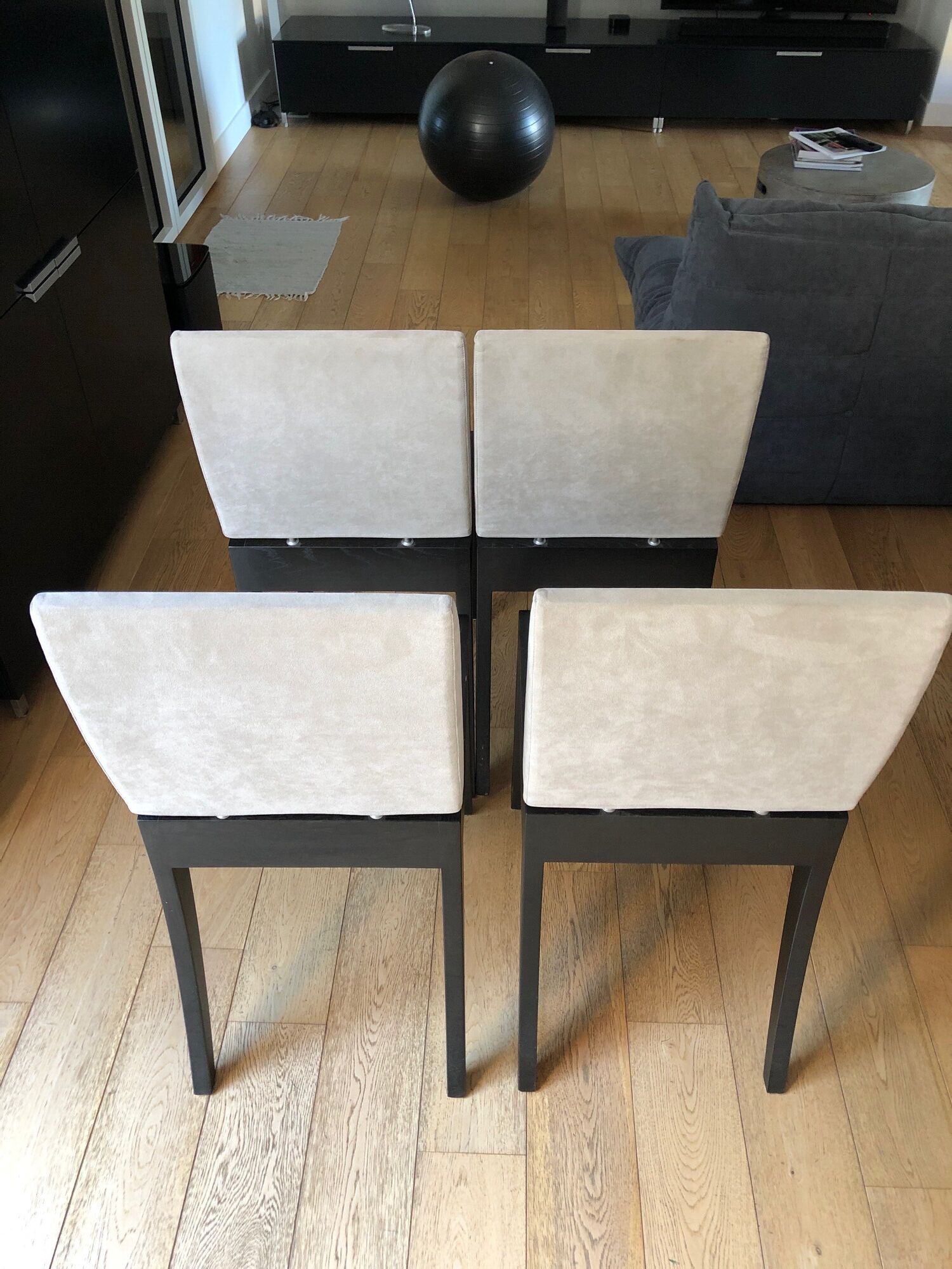Lot of 4 chairs "Finn" by Thibault Desombre for Ligne Roset
