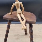 Half-round tripod stool feet balls