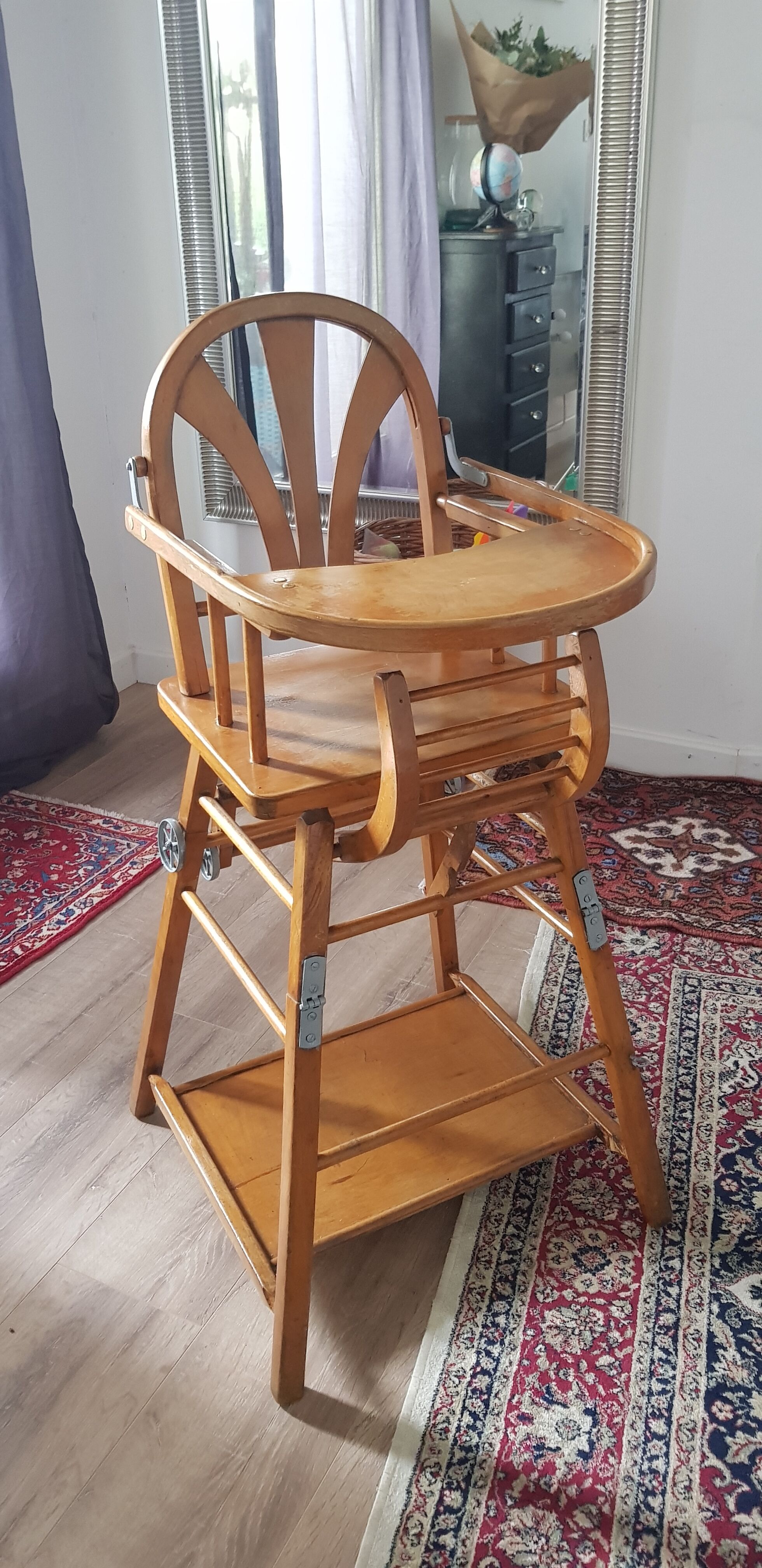 Old baby high chair