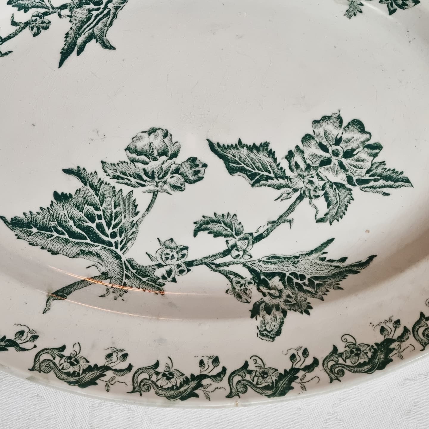 Oval serving dish