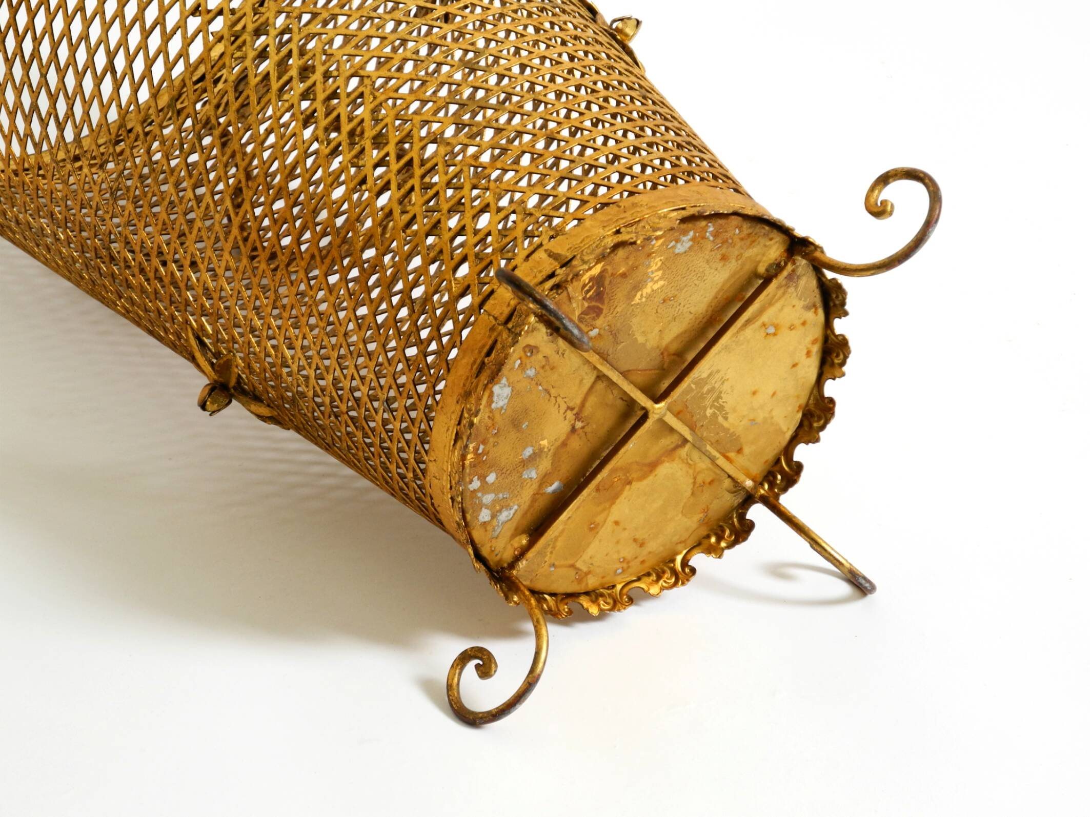 Large Mid-Century Regency umbrella stand made of gilded metal, Italy 1960s