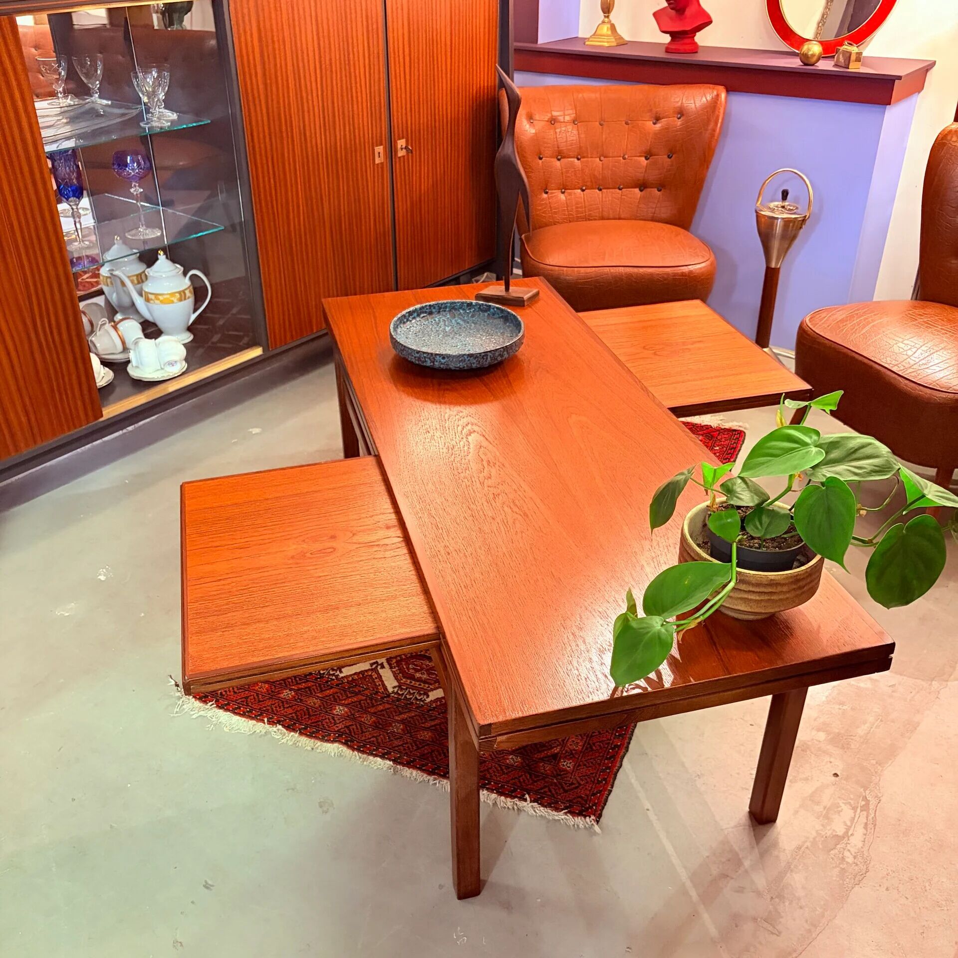 Table basse extensible des années 50, en placage de teck