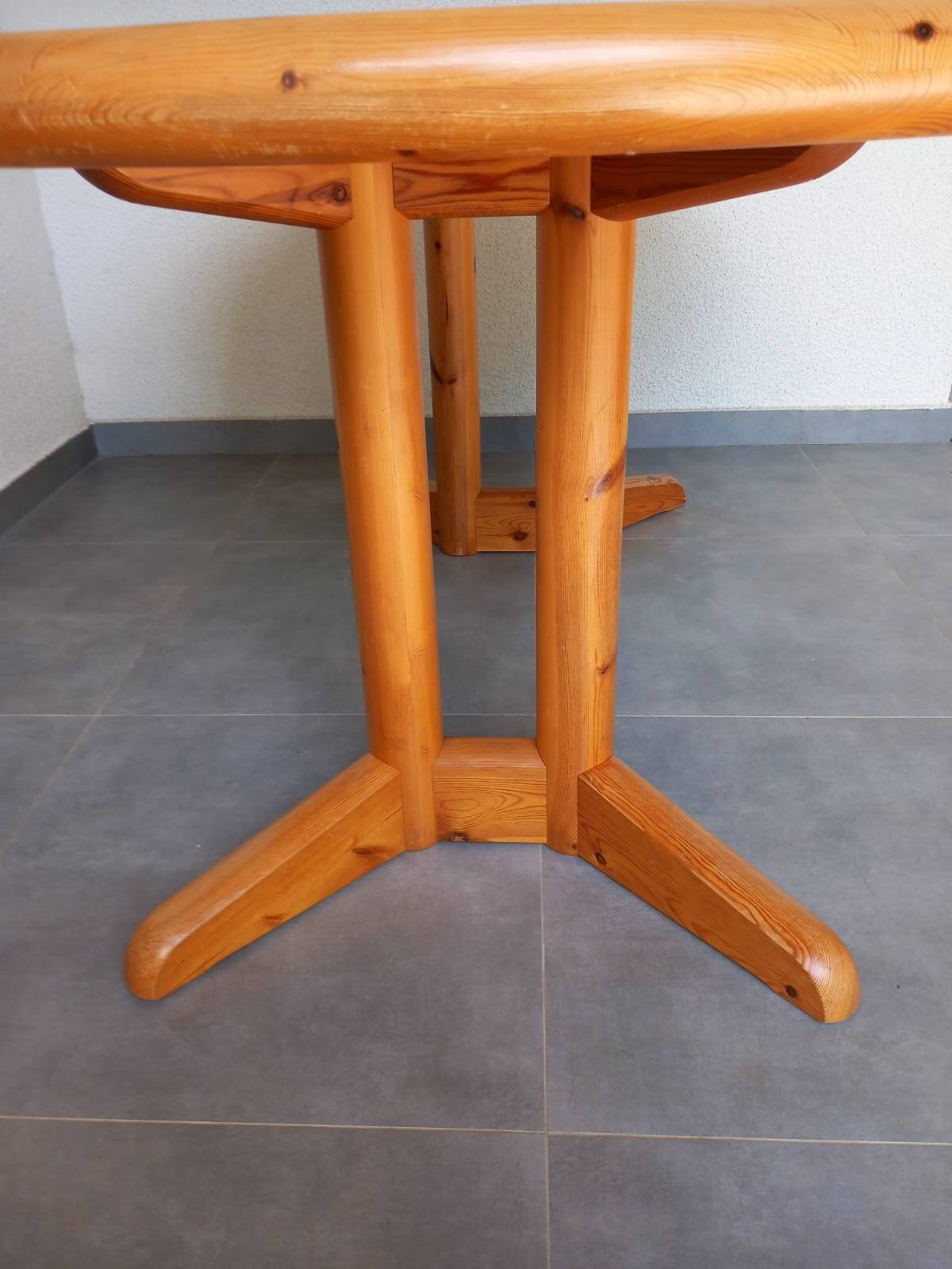 Round pine table, Denmark, 1980s