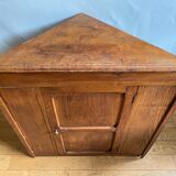 Wooden corner confectioner