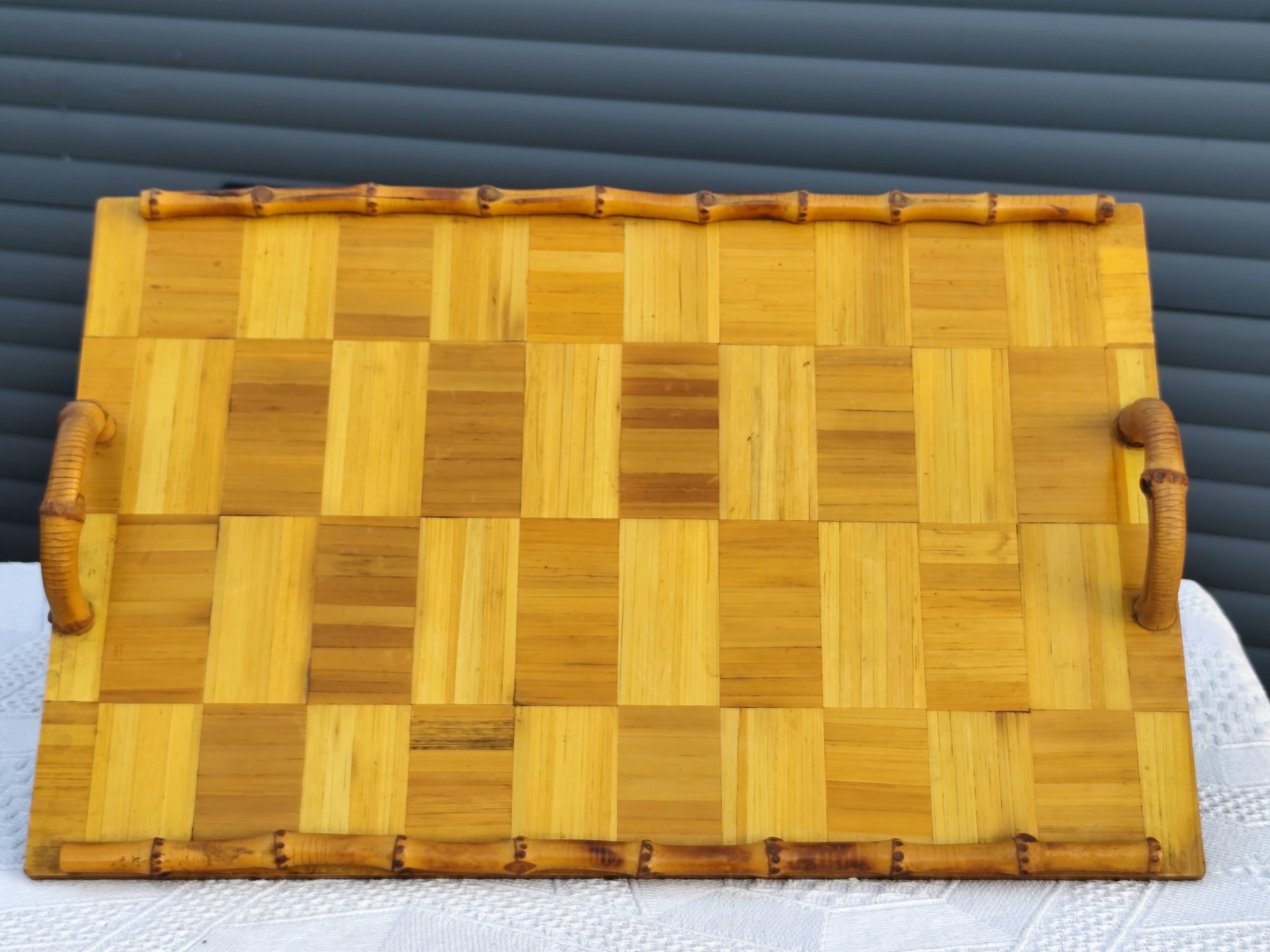 Plateau vintage en "bambou et marqueterie"