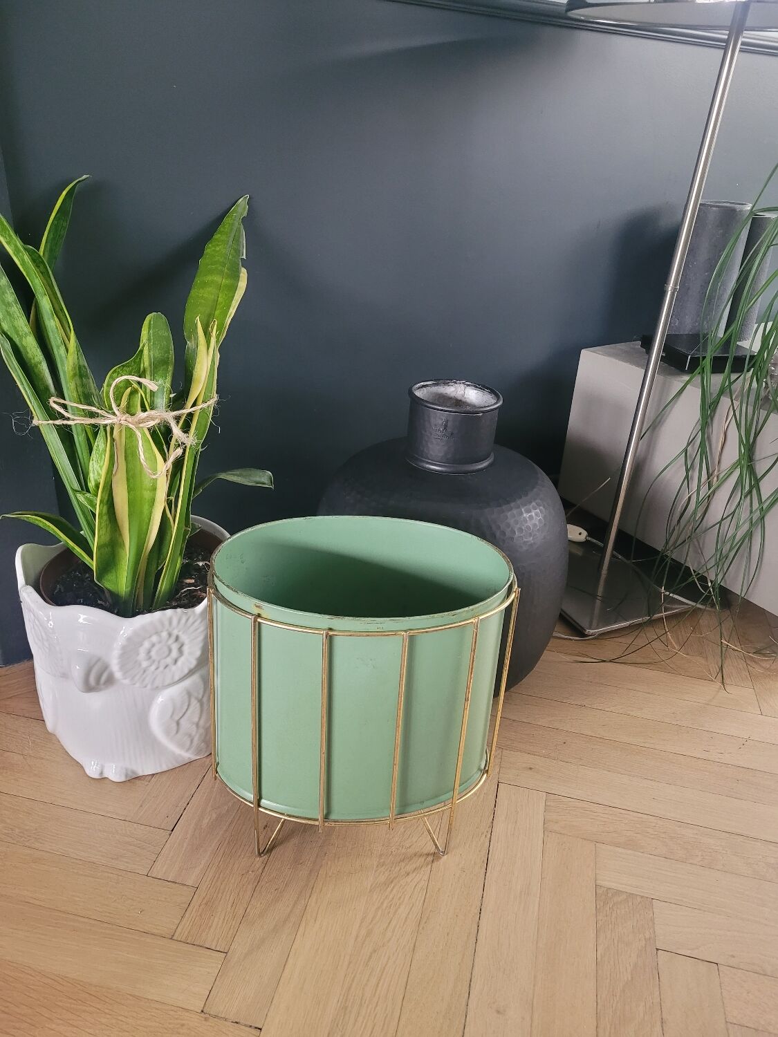 Vintage plant pot holder