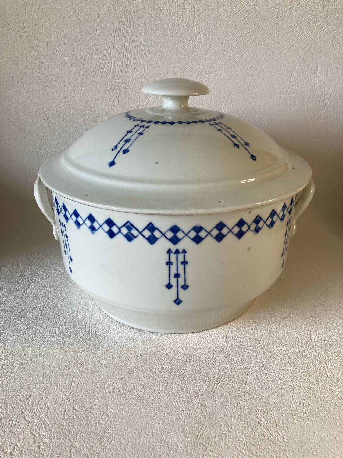 Large soup tureen / vegetable bowl / casserole dish Saint Uze - Art Deco