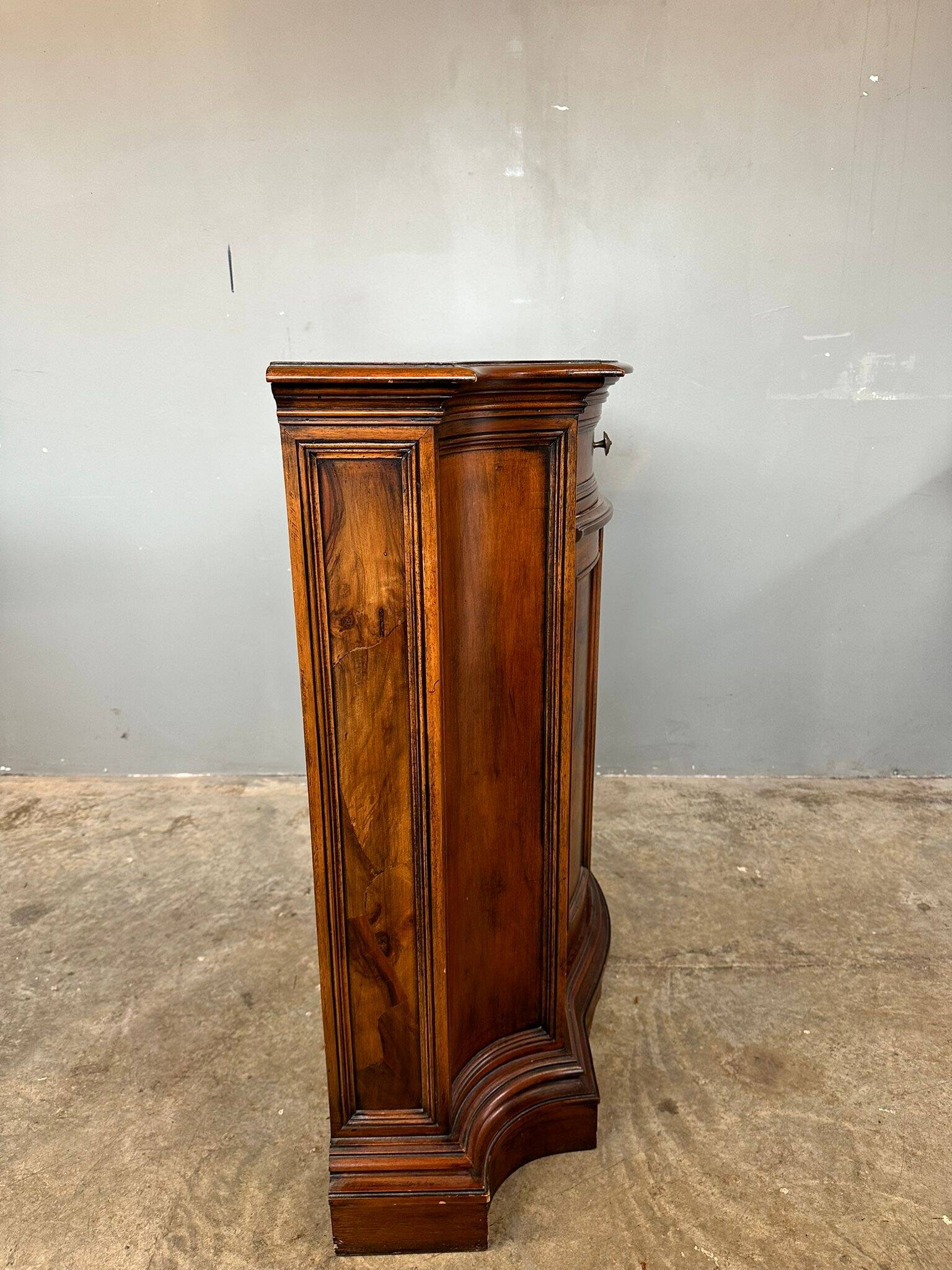 English style entrance furniture