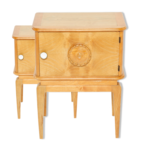 Table de chevet en frêne sculpté vers 1940