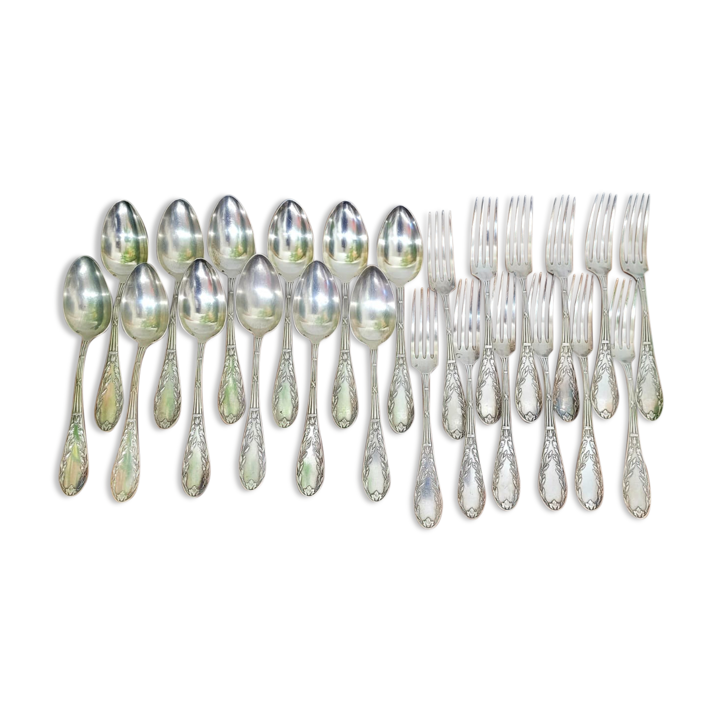 Ménagère 12 cuillères et 12 fourchettes en métal argenté