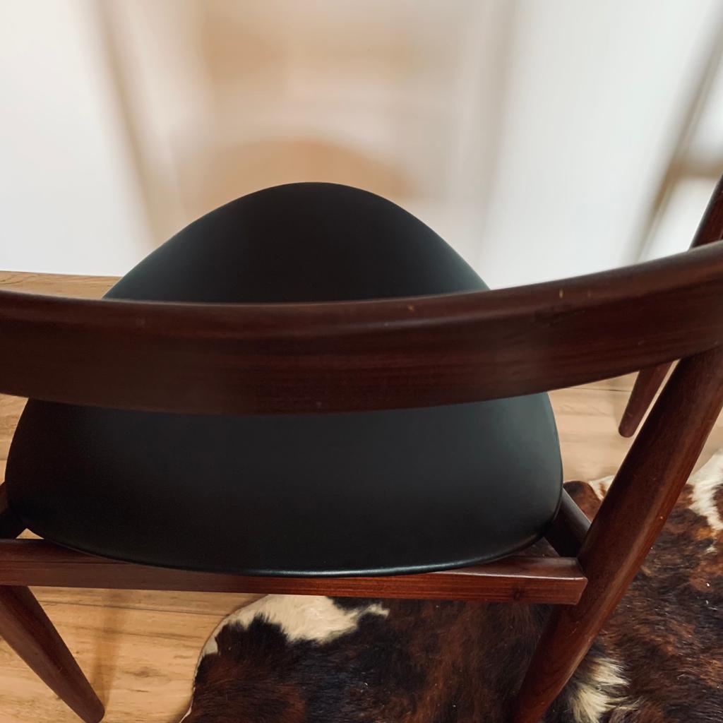 Ensemble de quatre chaises tripodes par Hans Olsen pour Frem Rojle
