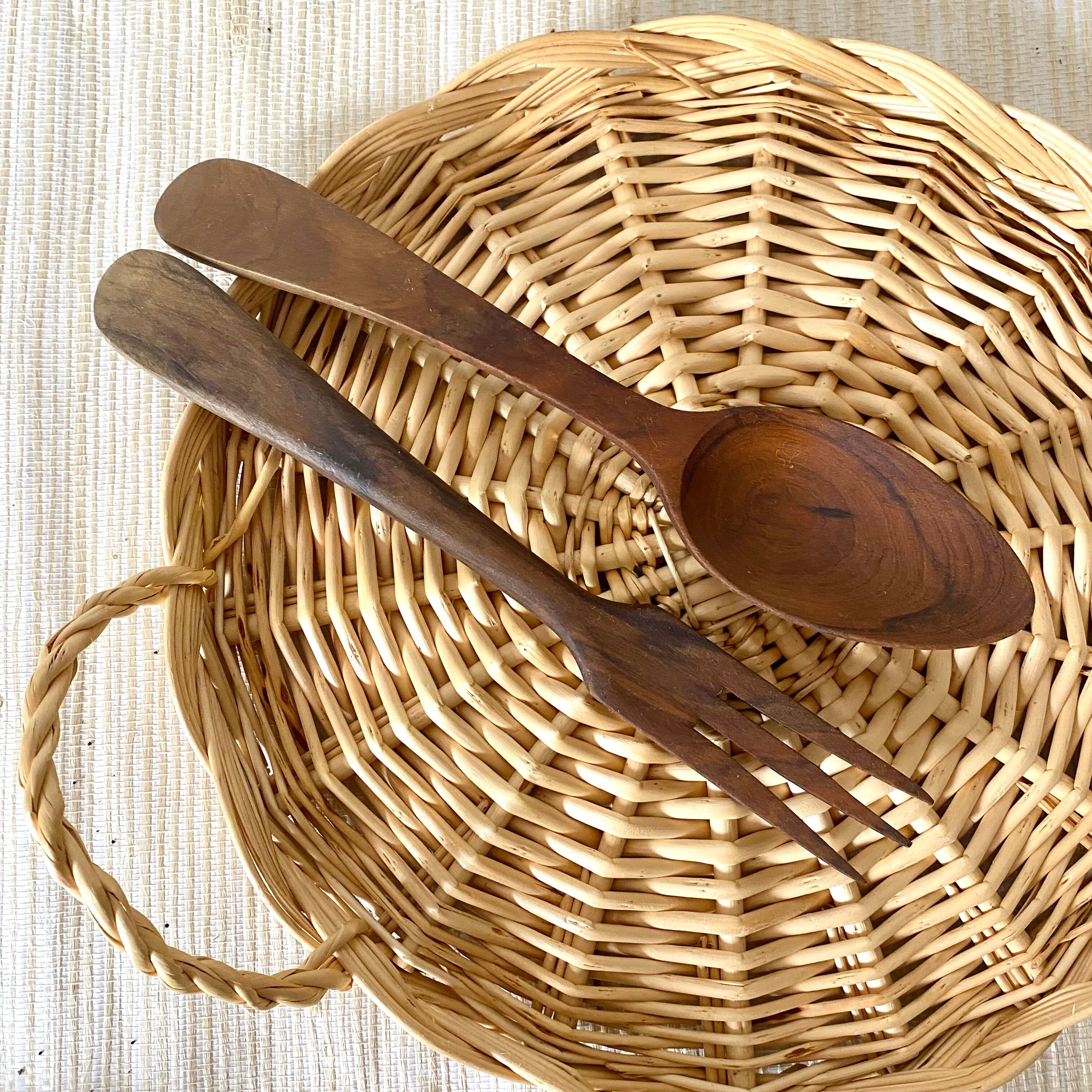 Salad cutlery in olive wood