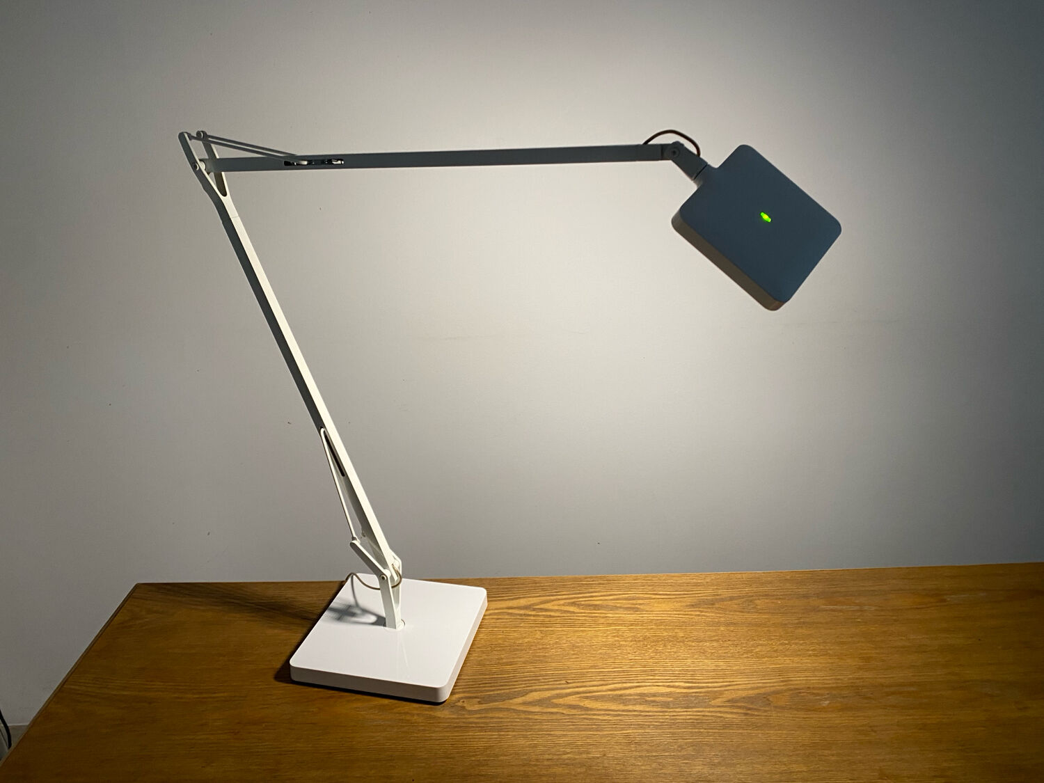 Flos Kelvin desk lamp designed by Antonio Citterio vintage 2009