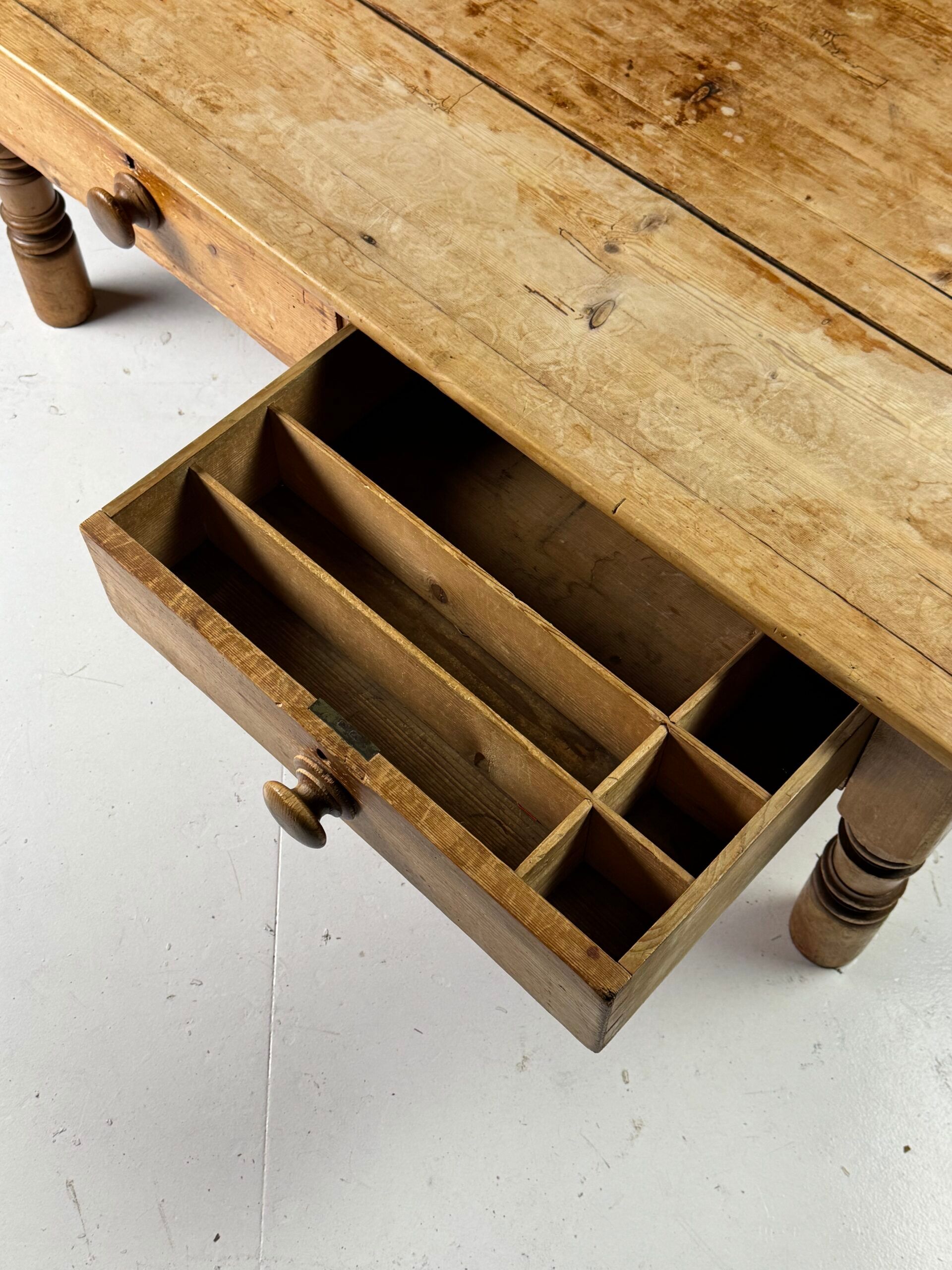 English coffee table 19th century pine