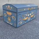 Swedish hand-painted chest 1900