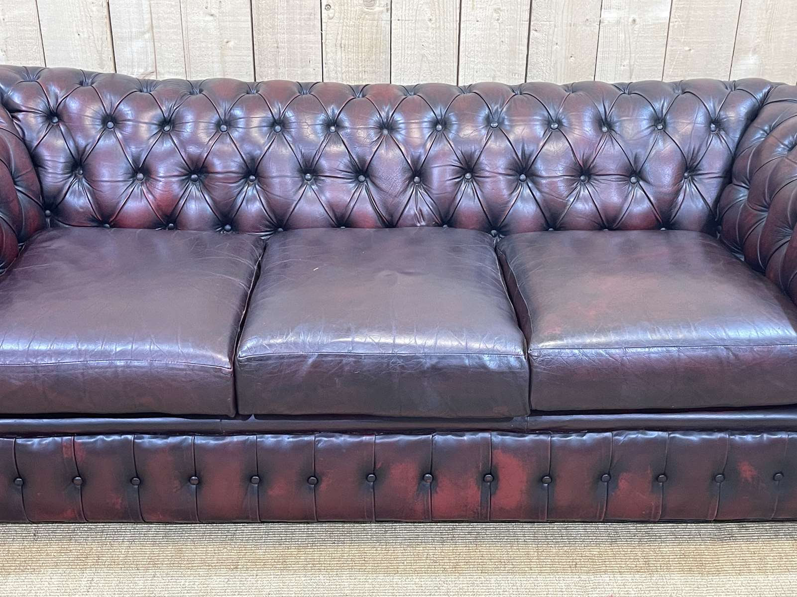Chesterfield 3-seater sofa in red leather from the 70s