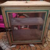 Garde manger ancien bois et grillage fer