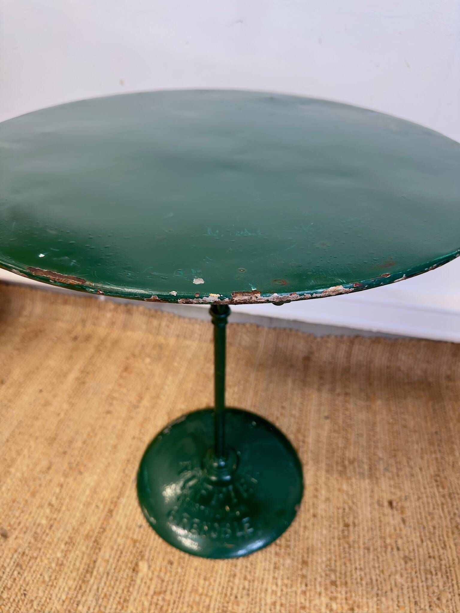 Old metal bistro table - Ruffier Grenoble – enamel paint