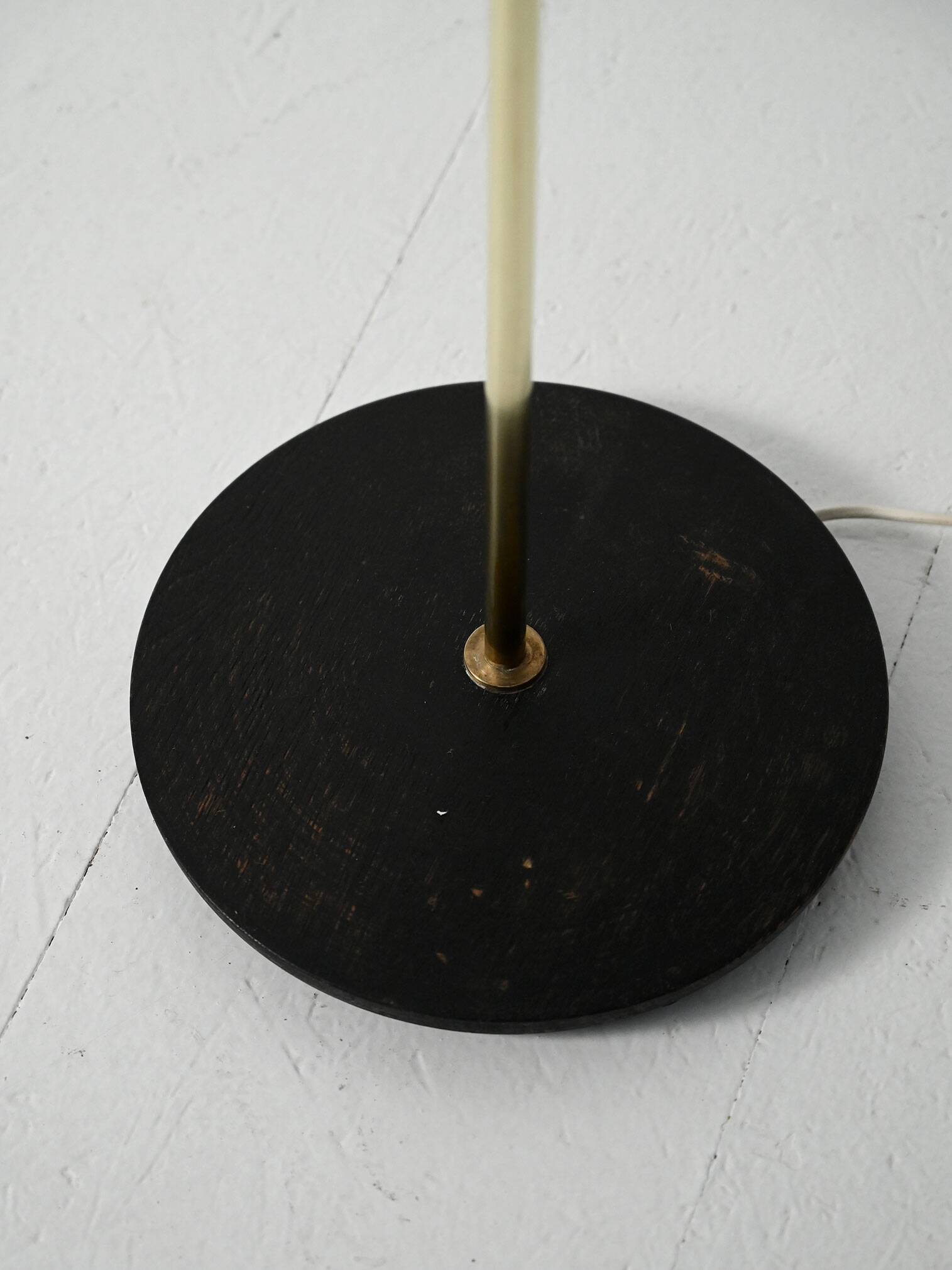 Lampadaire scandinave en laiton et bois noir, années 1950/60