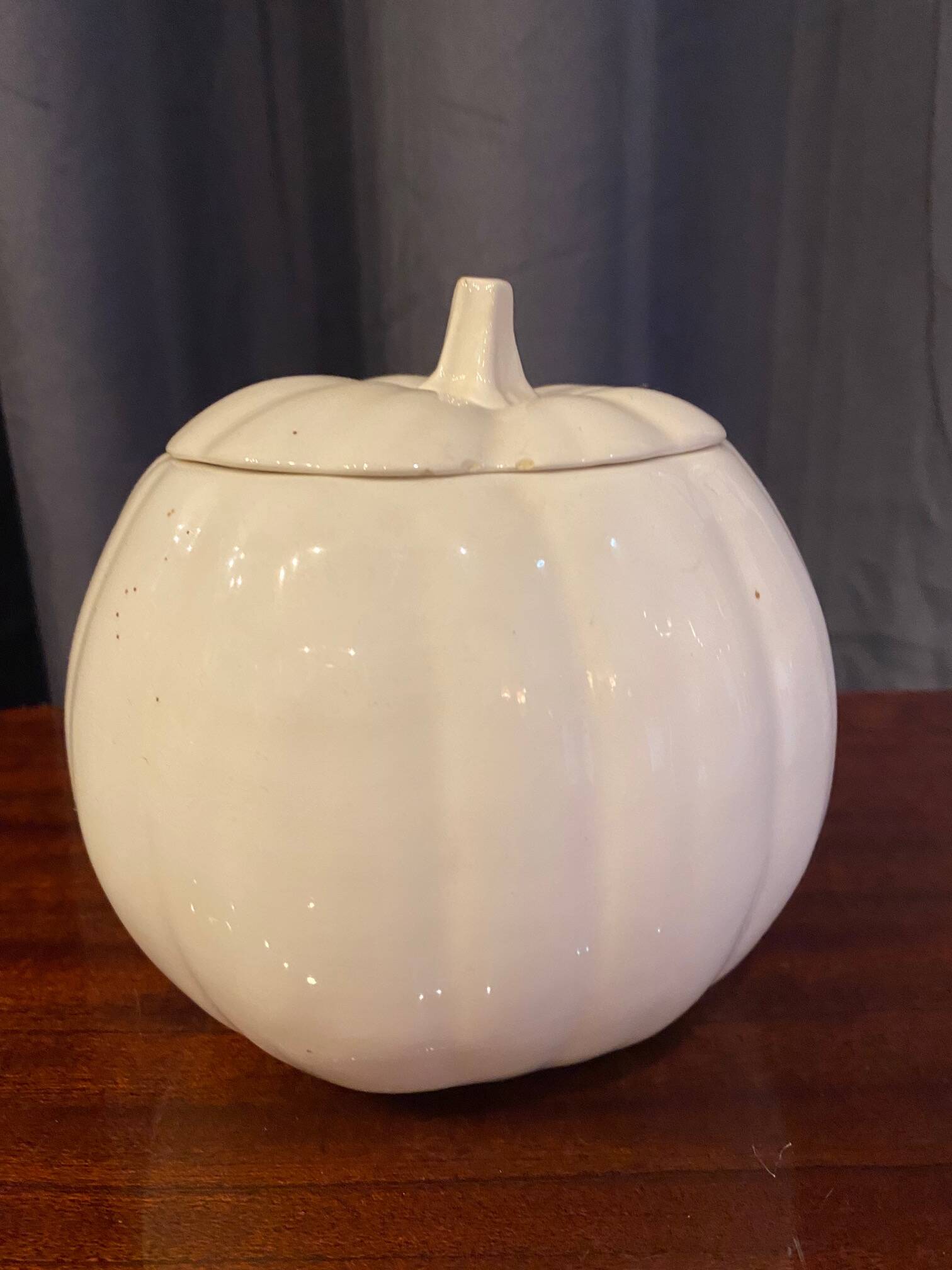 White earthenware pumpkin-shaped candy