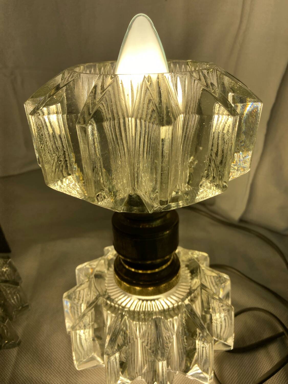 Pair of 1930s wall lights, Italian work, Murano glass and brass